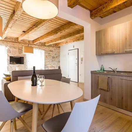 Pod Voltom - Seaview Balcony *